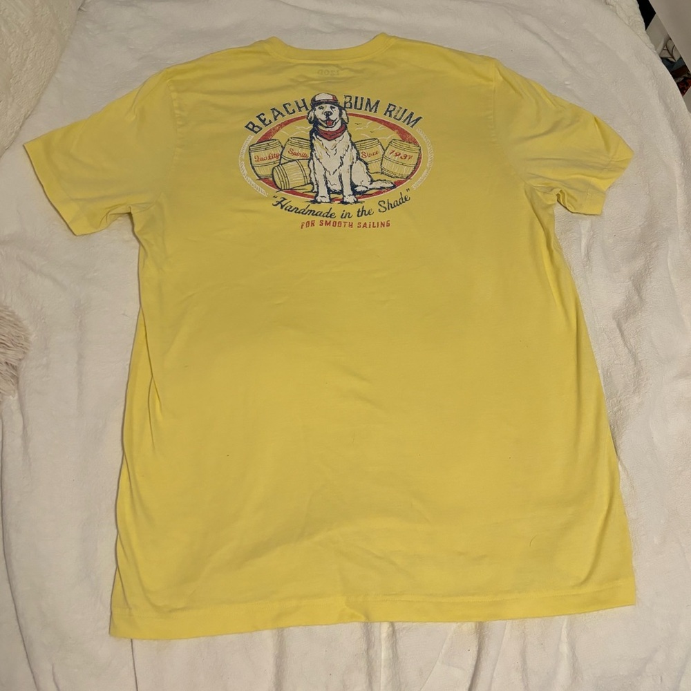 Medium yellow t shirt with dog